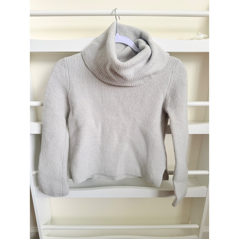 Halston Light Gray 100% Extra Fine Merino Wool Ribbed Cowl Neck Sweater Small